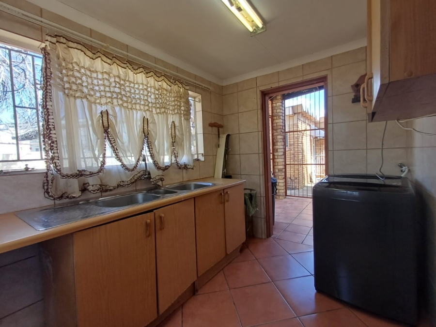 4 Bedroom Property for Sale in Flamwood North West